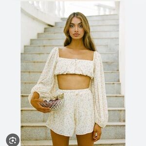 Sabo Skirt Cayenne floral flowy short SET ✨ both top and shorts are XS ✨